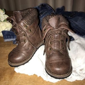 Super Cute! Lace Up Toddler Boots w/Velcro Opening